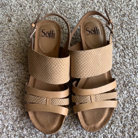 Sofft Velora Snakeskin Embossed Wedge Sandal Tan - Picture 2 of 8